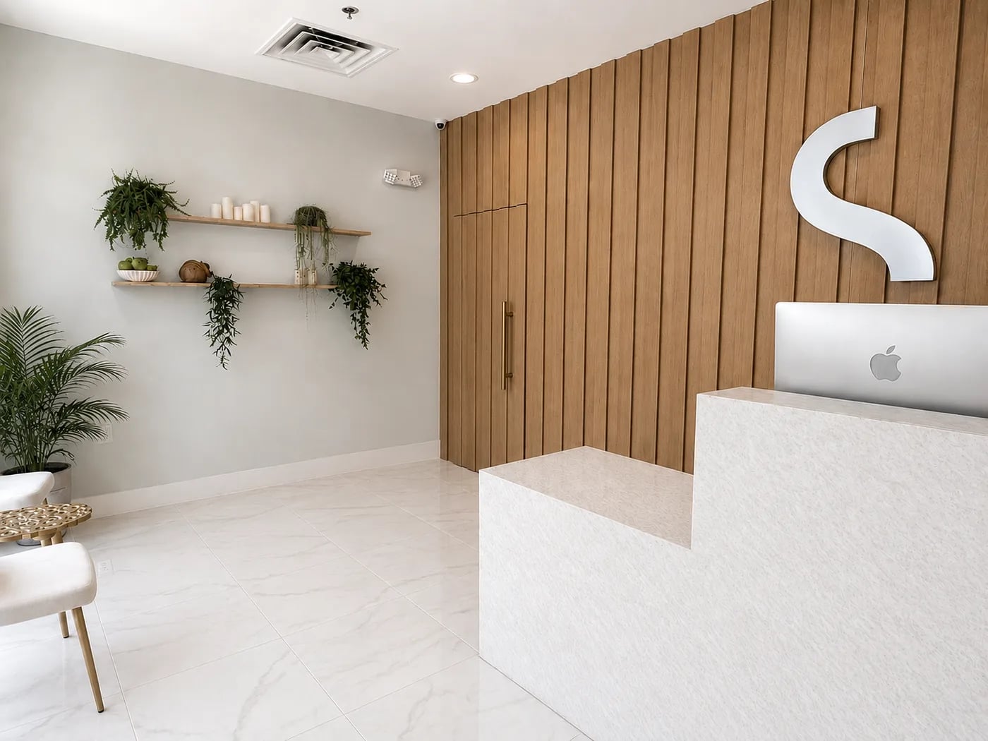 The lobby at Semper Laser Brentwood