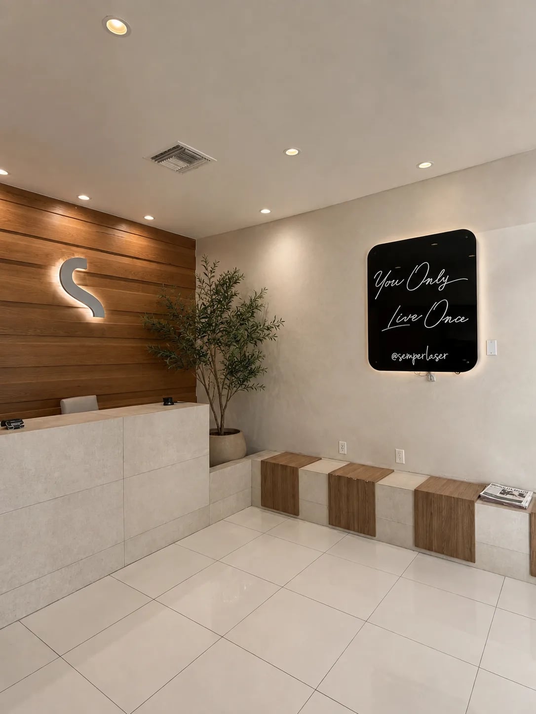 The lobby at Semper Laser South Miami